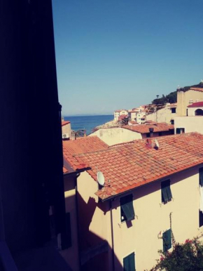 Sui Tetti di Marciana Marina